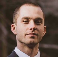 Thomas Whitfield especialista en análisis de trading y mercados de criptomonedas